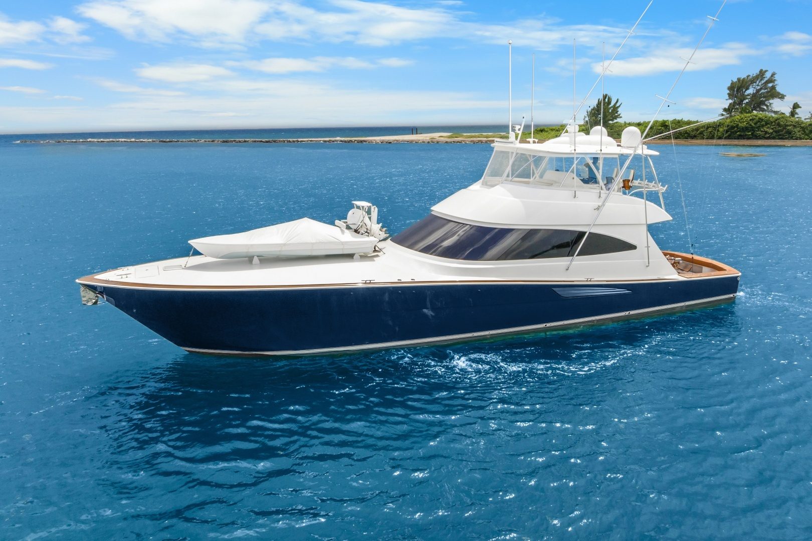 2024 Viking 72 Convertible "Fins Up" - photo 3