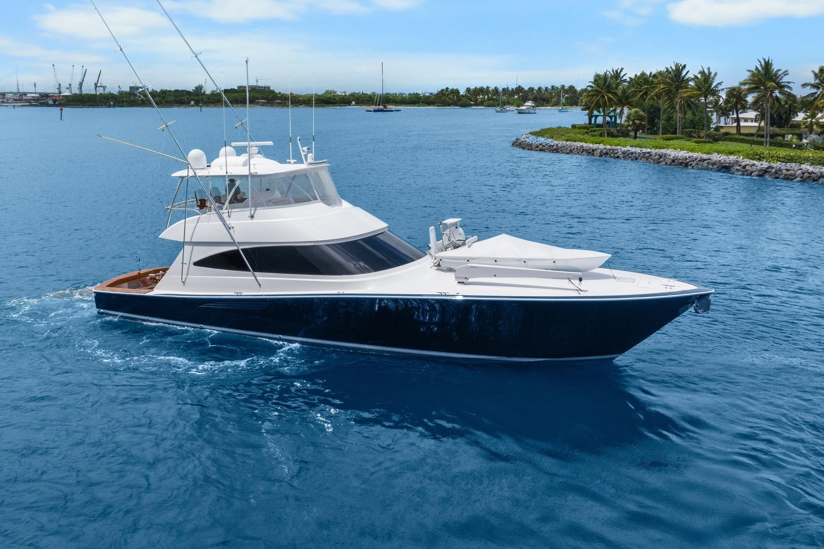 2024 Viking 72 Convertible "Fins Up" - photo 2