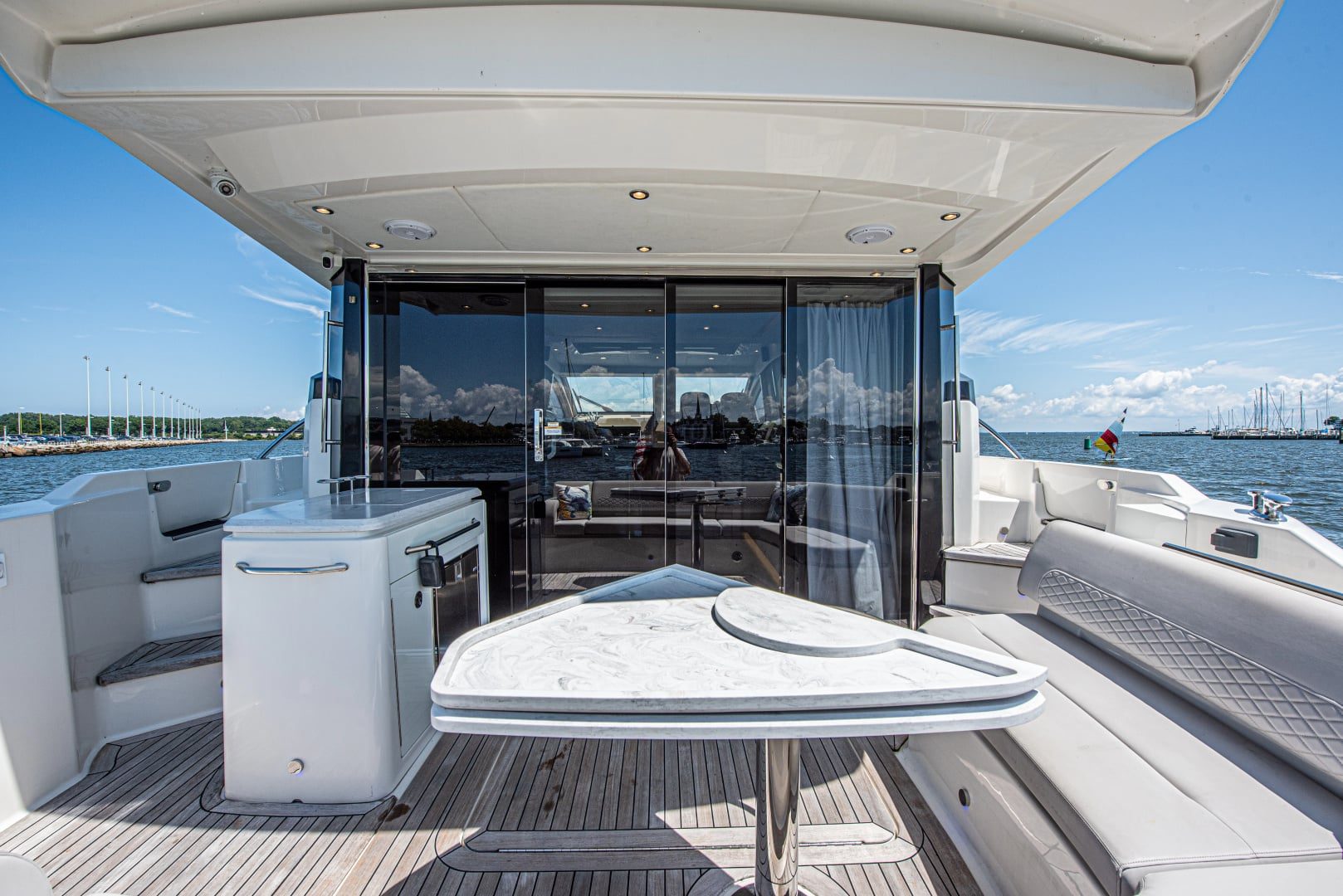 2018 Sea Ray L550 "Bob 'N Around" - photo 2