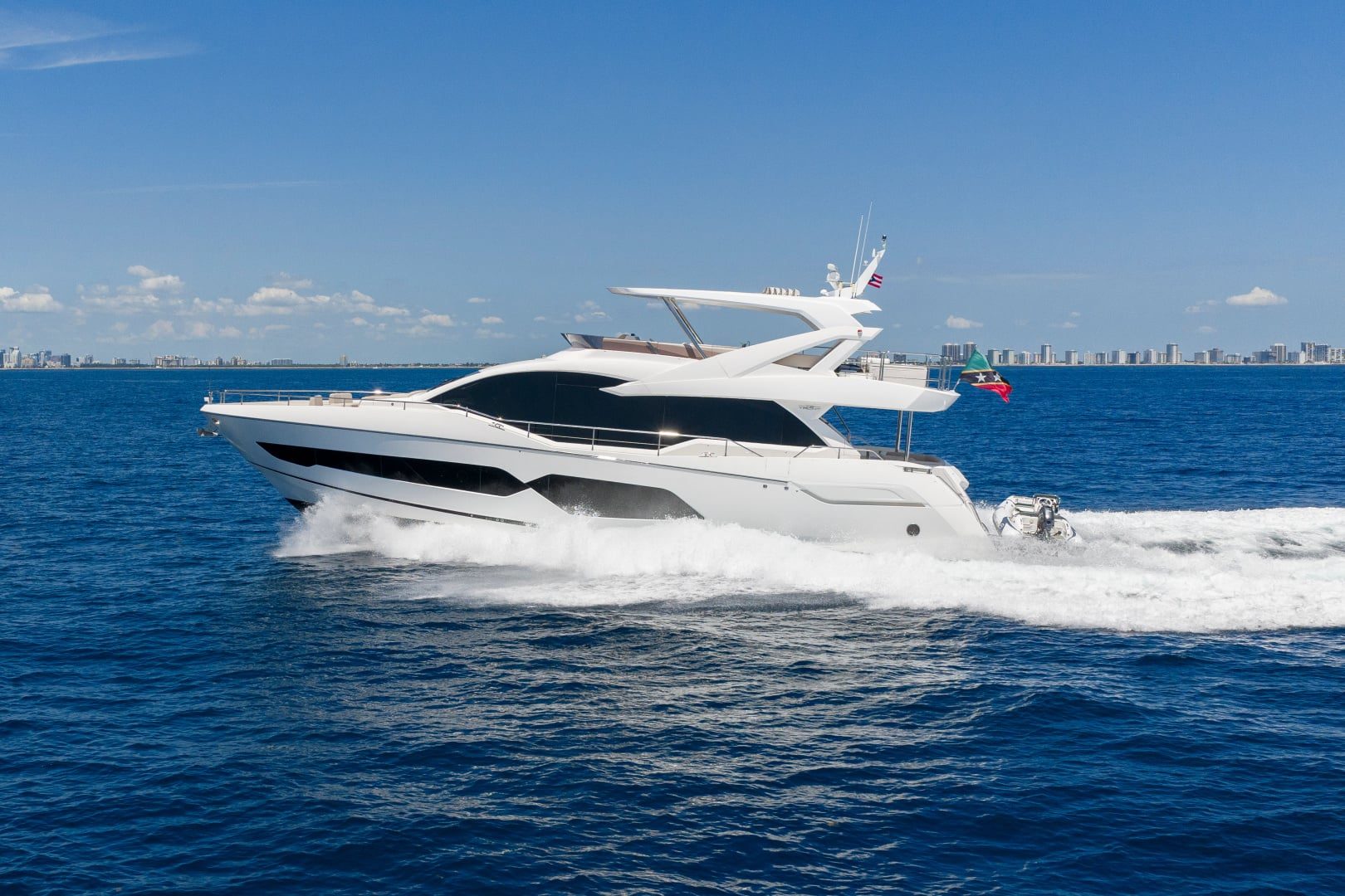2020 Sunseeker 76 Yacht "Only 1100 Hrs!" - photo 2