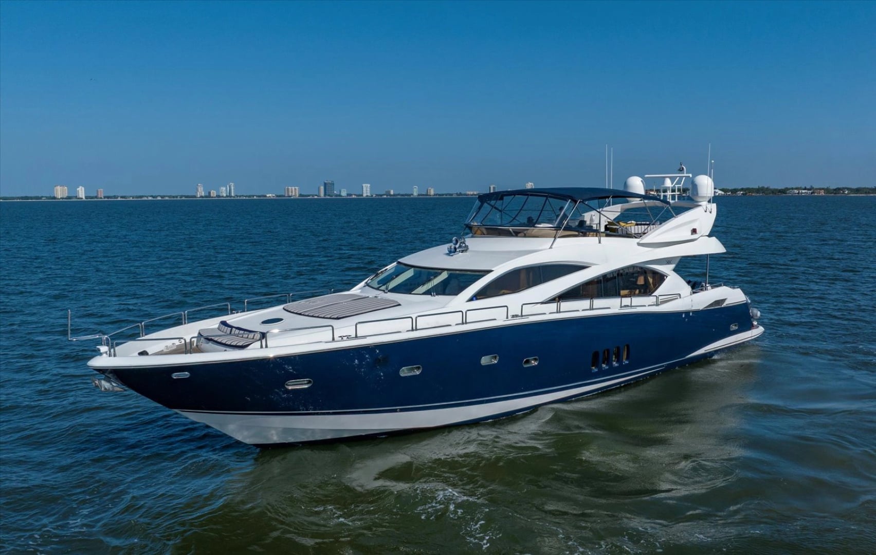 2005 Sunseeker 82 Yacht "VANGUARD" - photo 1