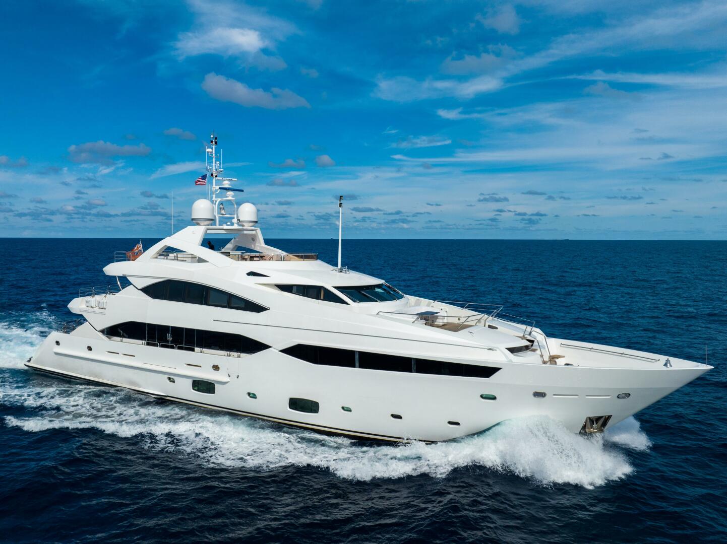 2010 Sunseeker 40m "ABOUT TIME" - photo 1