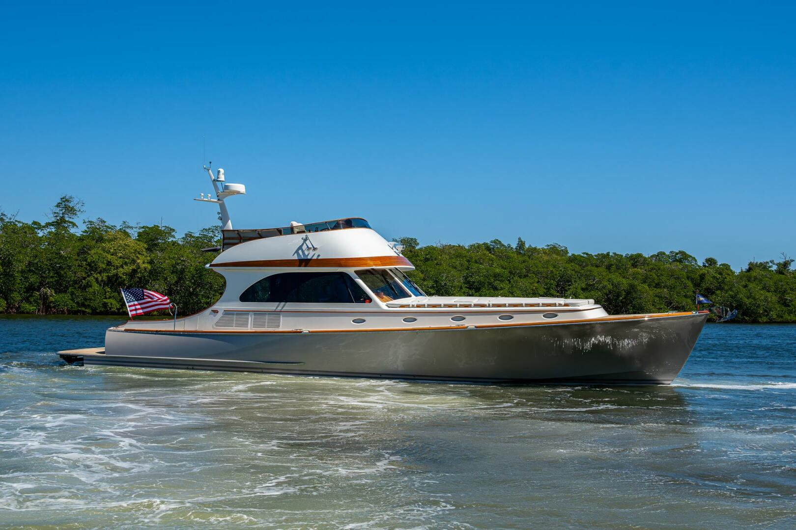 2021 Hinckley Talaria 55 Flybridge MKII "VERA NORTH" - photo 1