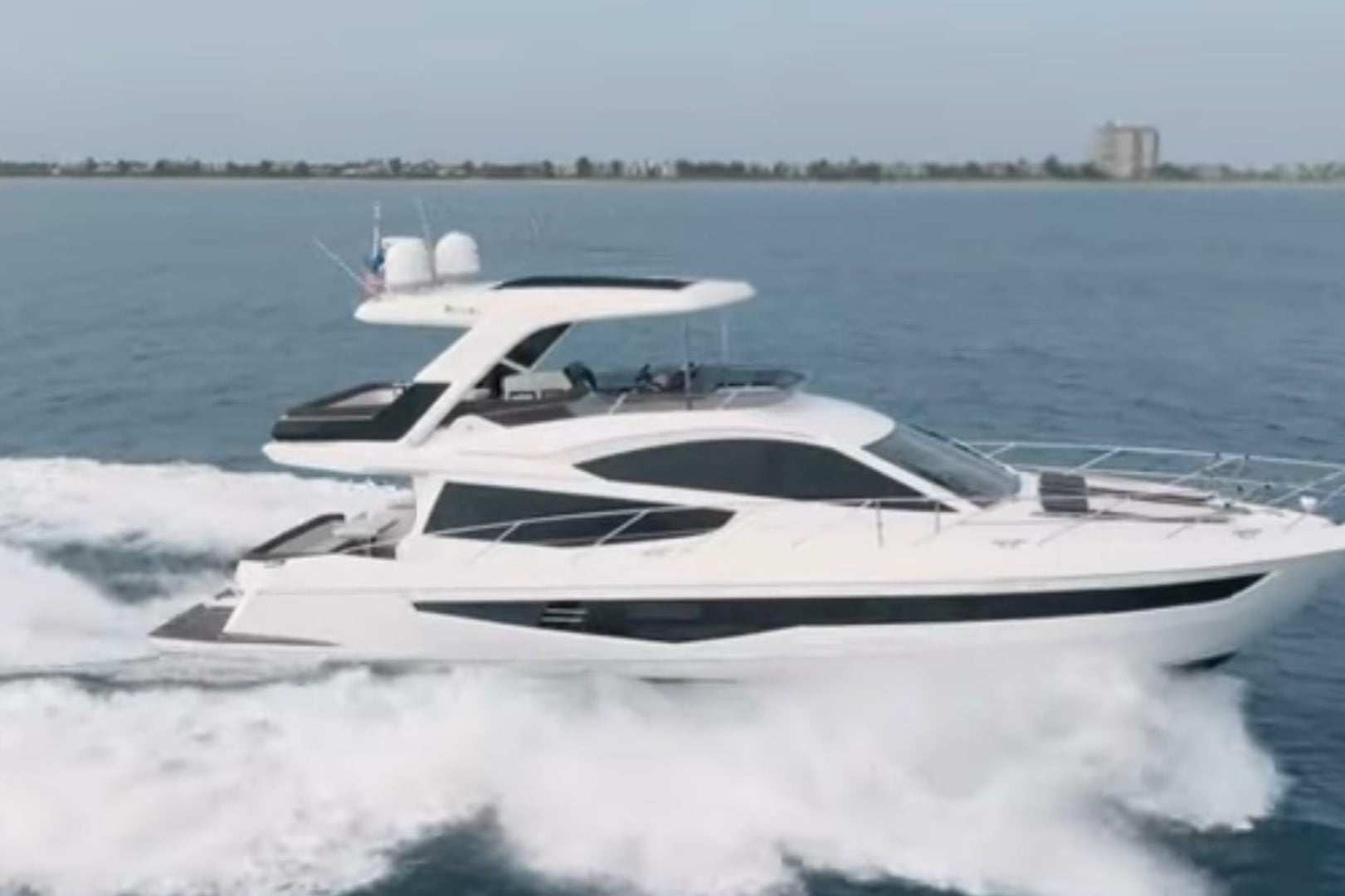 2019 Galeon 550 Fly "Group Therapy" - photo 2
