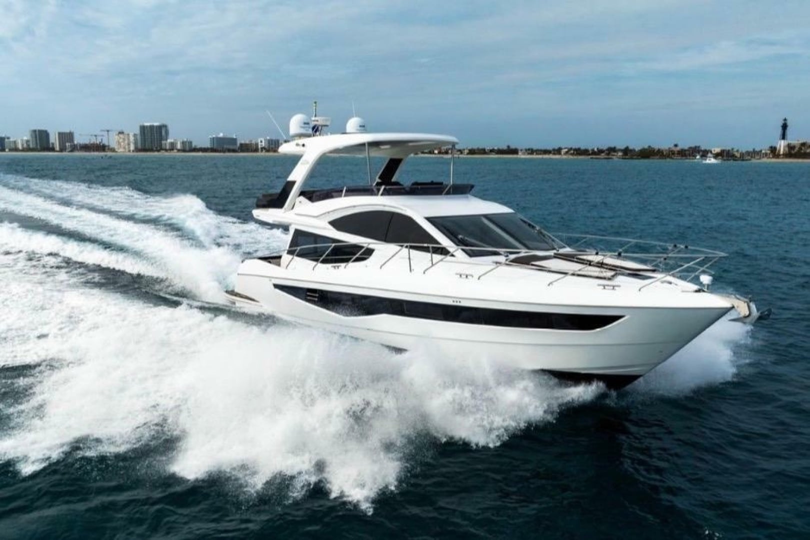 2019 Galeon 550 Fly "Group Therapy" - photo 1