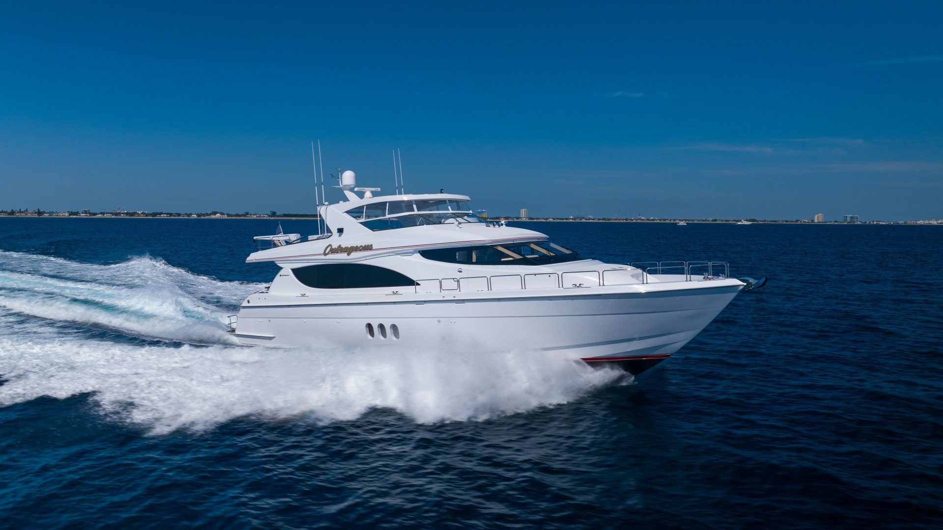 2005 Hatteras 80 Motor Yacht "OUTRAGEOUS" - photo 1