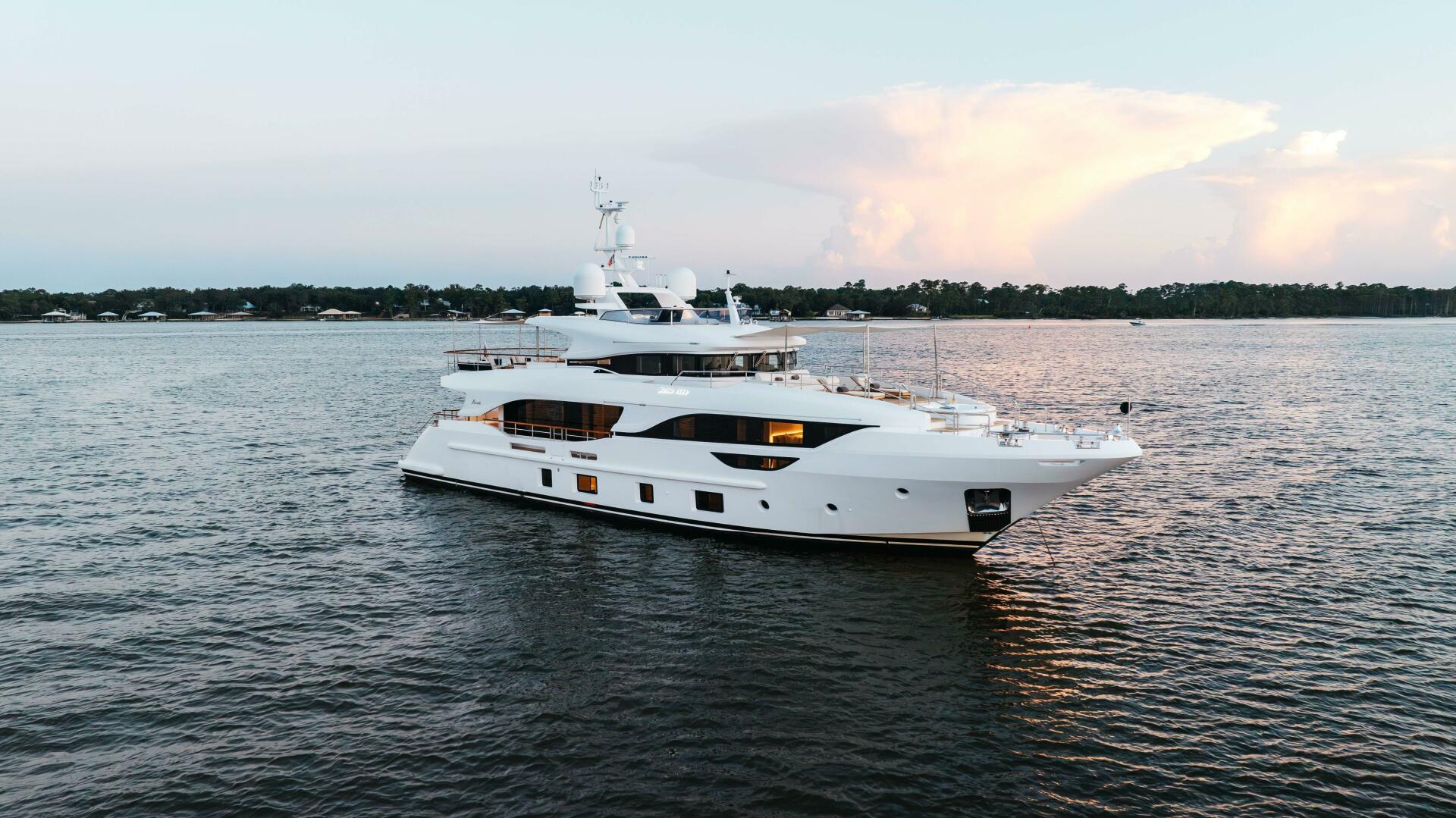 2019 Benetti Delfino 95 "BELLA VITA" - photo 1