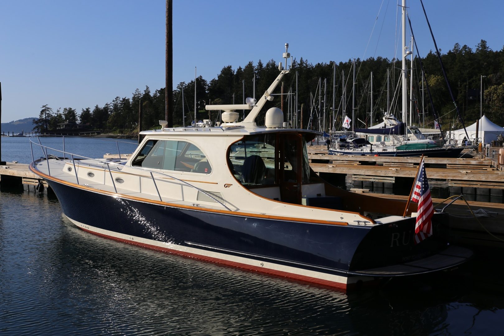 2009 Hinckley Talaria 44 "Ruckus" - photo 2