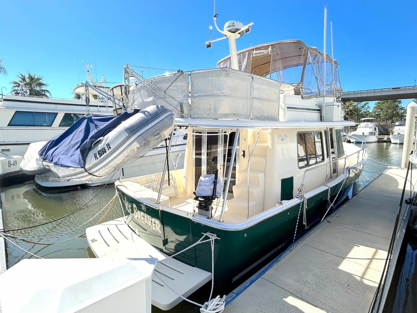2004 Mainship 400 Trawler "Southern Cross" - photo 2