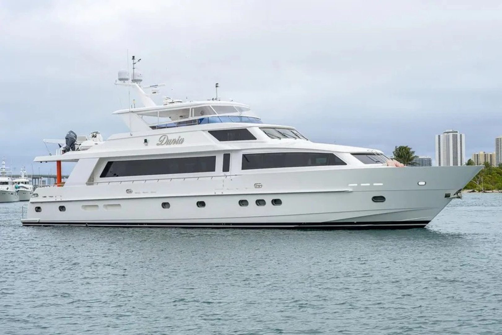 2008 Hargrave Raised Pilothouse "MISS DUNIA" - photo 2