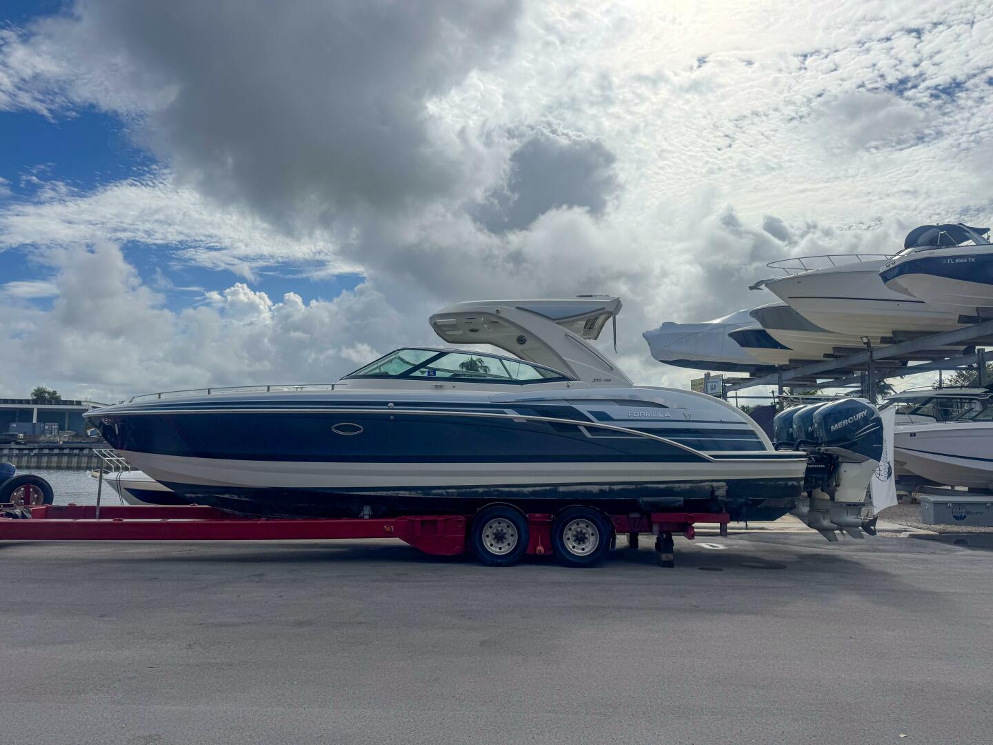 2021 Formula 350 Crossover Bowrider OB - photo 3