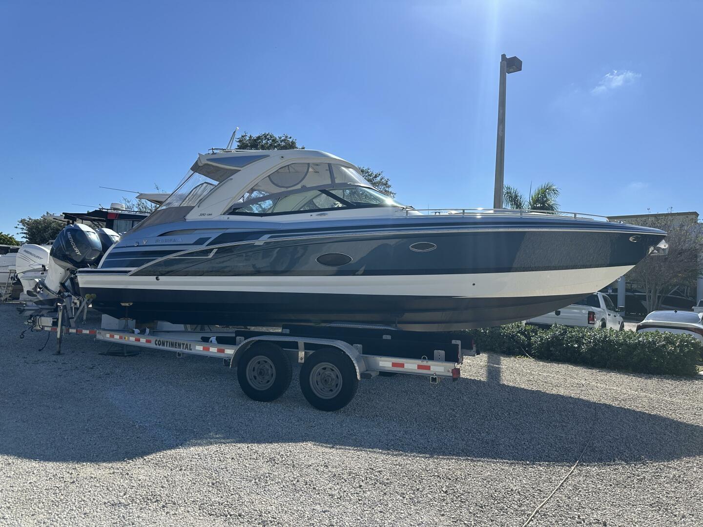 2021 Formula 350 Crossover Bowrider OB - photo 2