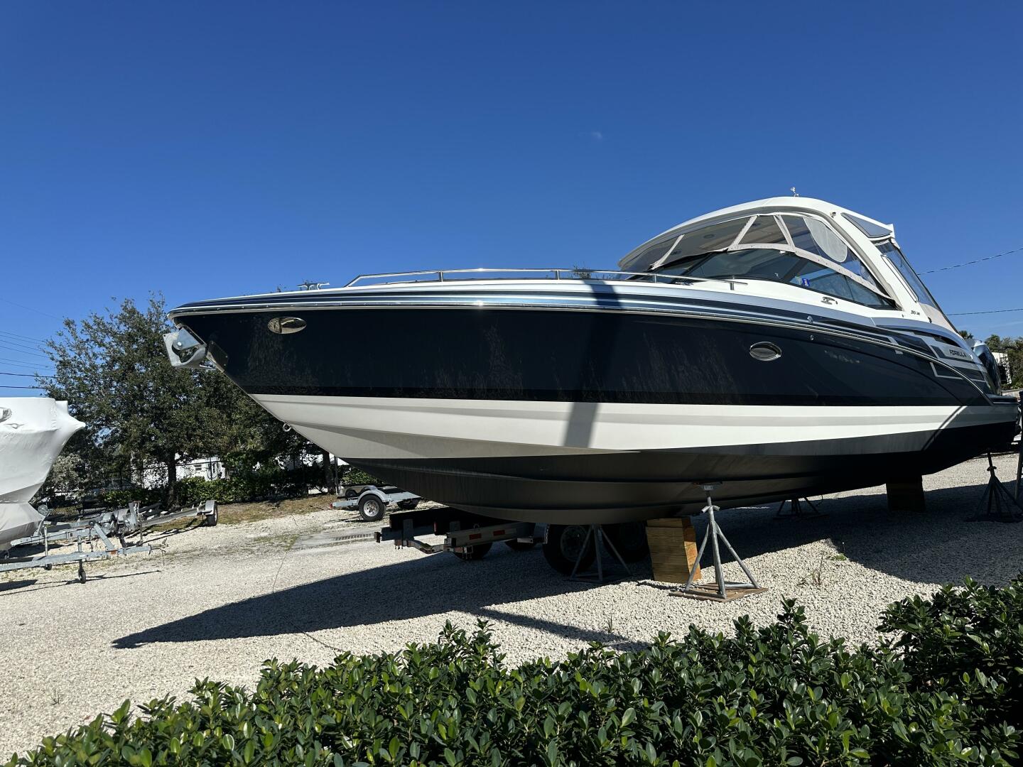 2021 Formula 350 Crossover Bowrider OB - photo 1