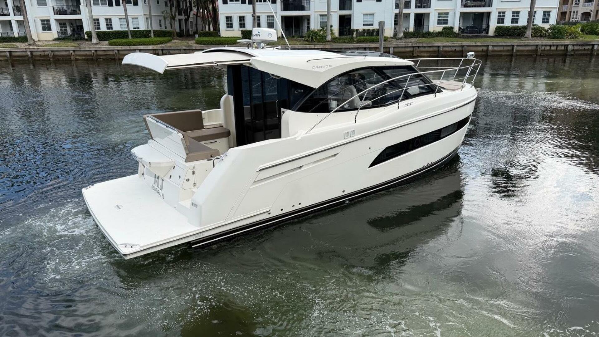 2019 Carver C34 "MJ" - photo 3