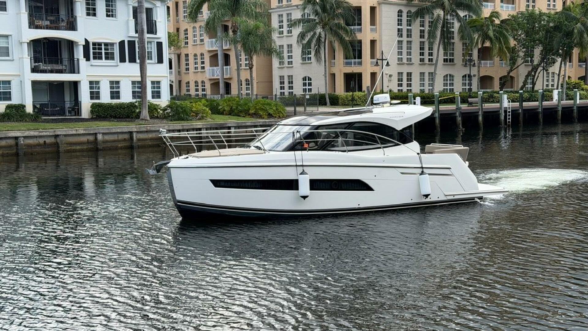 2019 Carver C34 "MJ" - photo 2
