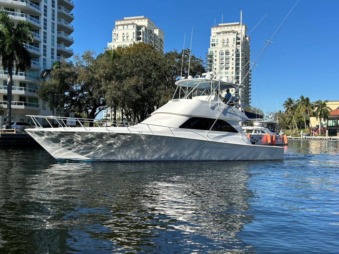 2006 Viking 52 Convertible "Rusty" - photo 1