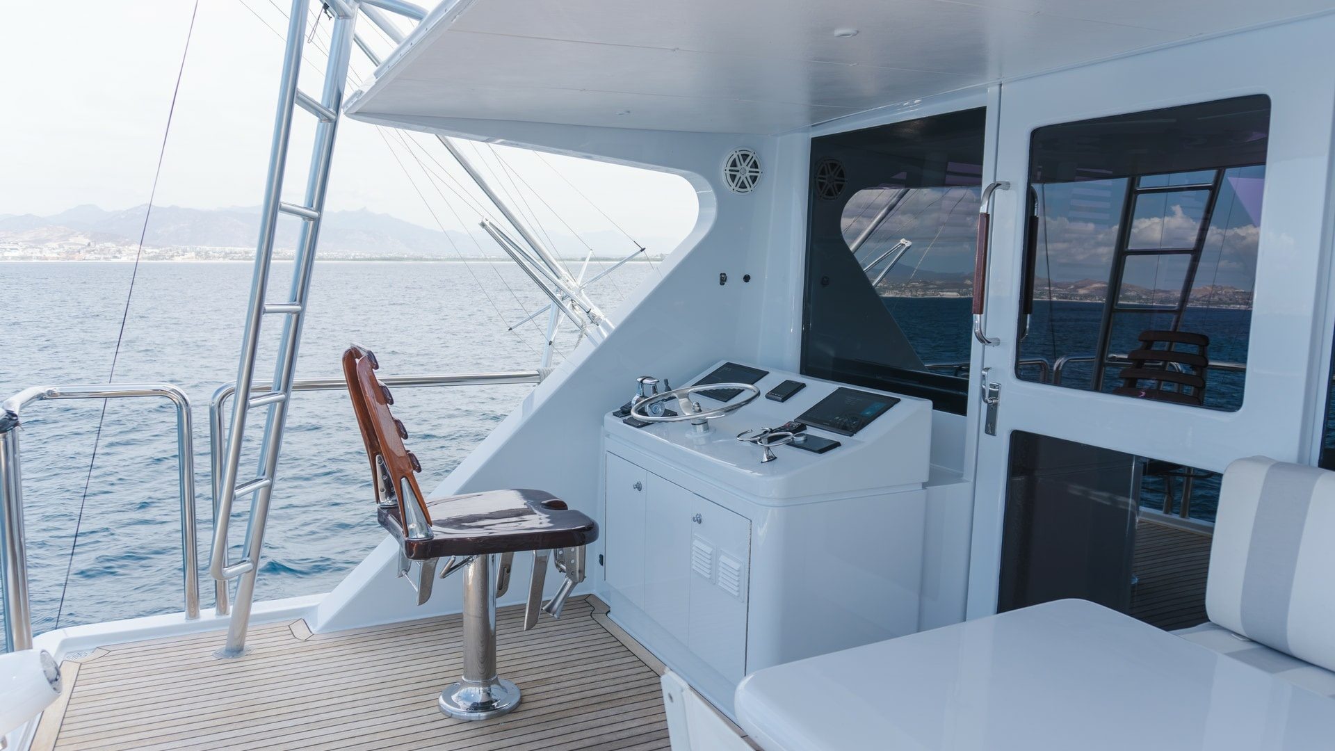 1996 Oceanfast 87 Enclosed Bridge Sportfish "Aussie Rules" - photo 2