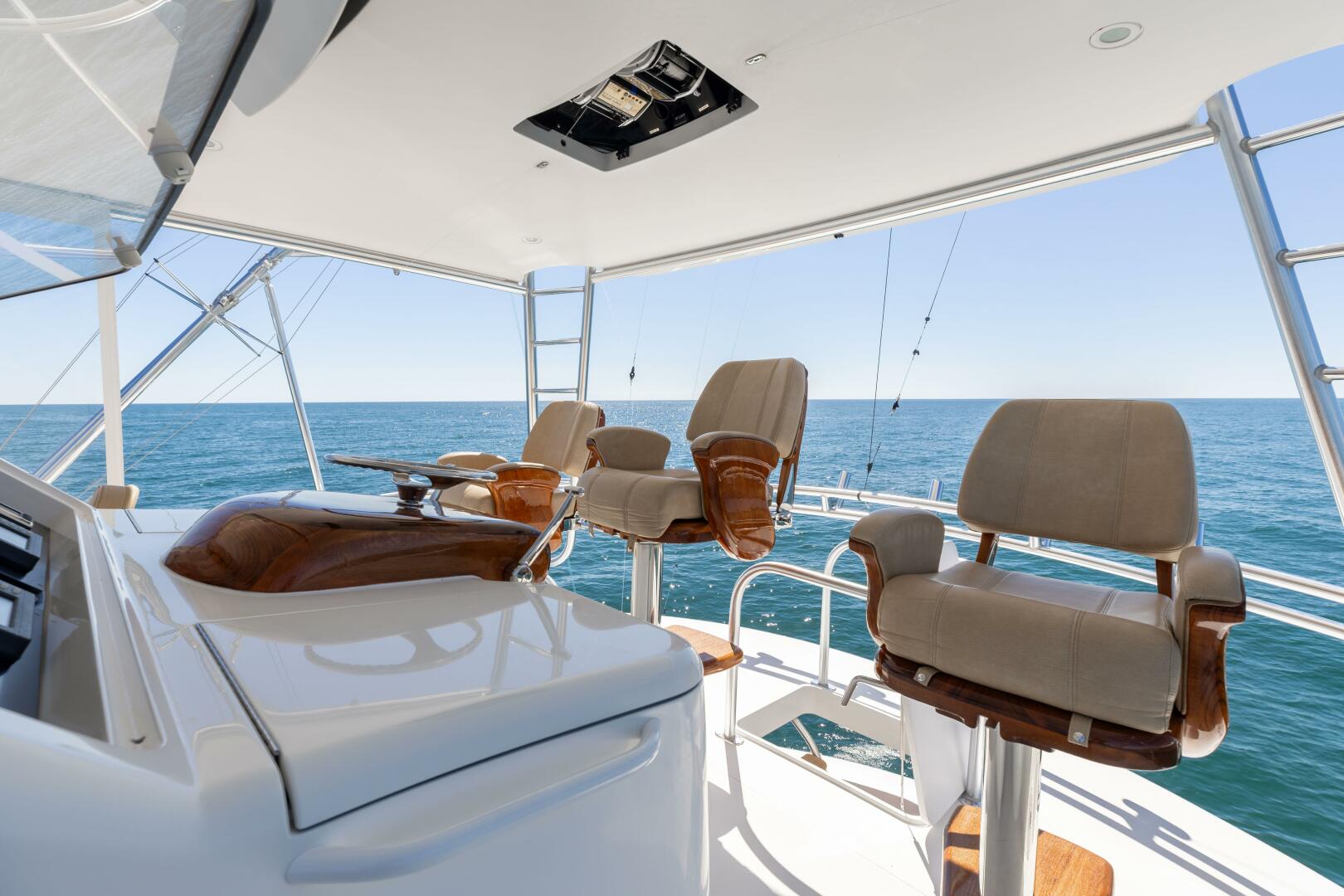 2013 Viking 76 Convertible "Reel Fire" - photo 3