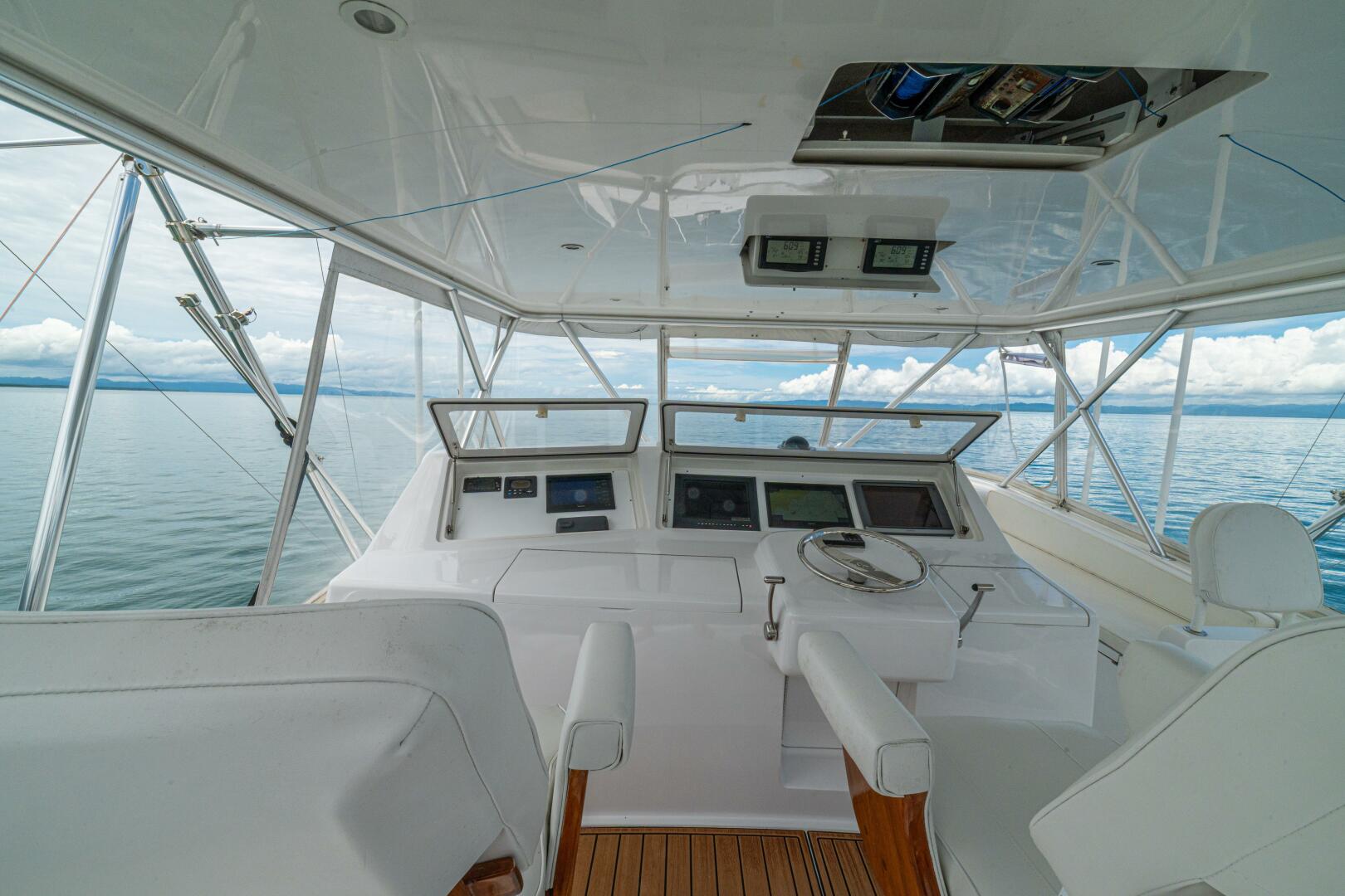 2004 Viking 61 Convertible "Mariah Jean" - photo 2