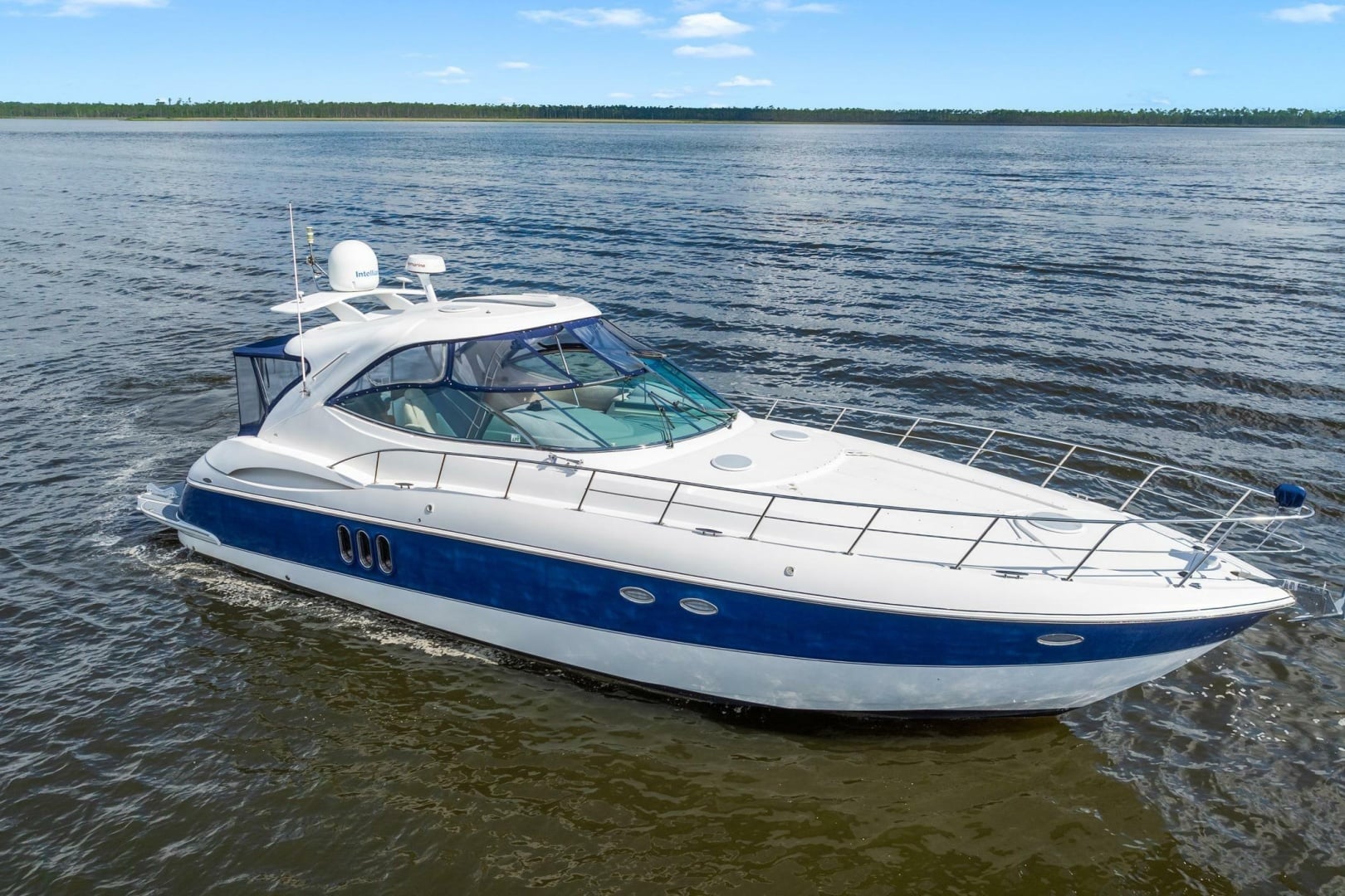 2005 Cruisers Yachts 520 Express "Gratitude" - photo 3