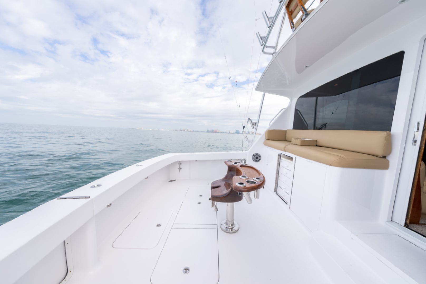 2003 Viking 45 Convertible "Big Sky" - photo 2
