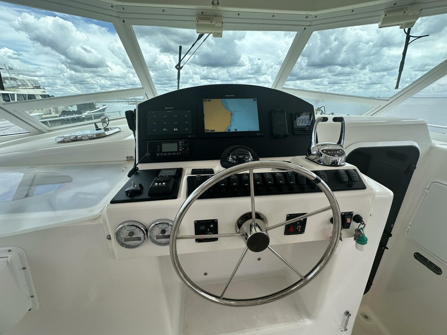 2007 Manta 44 Power Cat "La De Dah" - photo 2