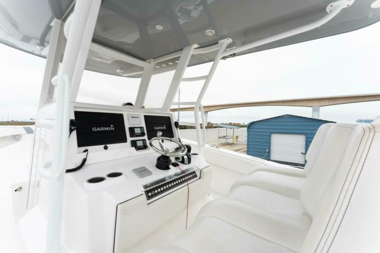 2019 Invincible 39 Open - photo 3