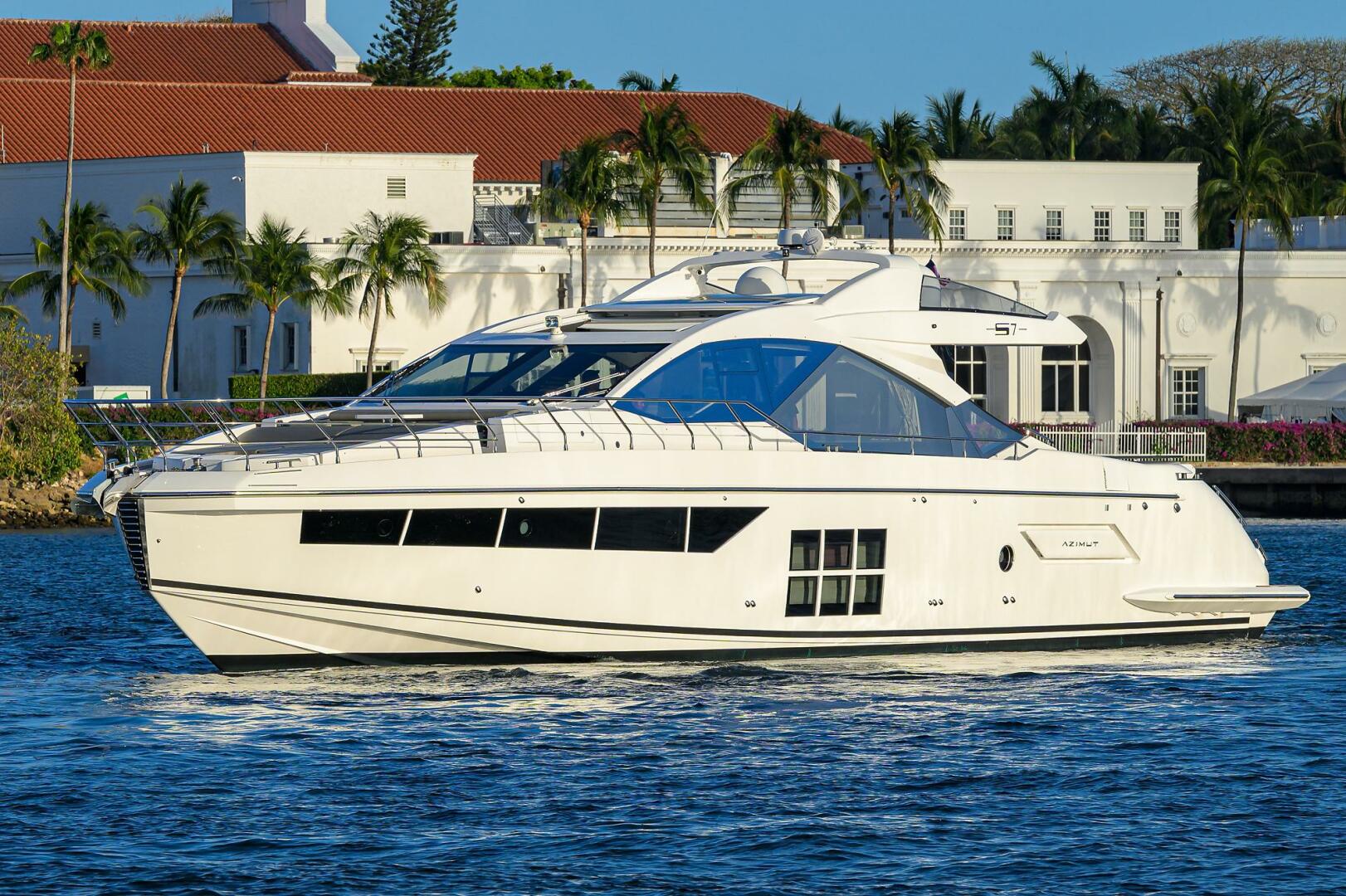 2019 Azimut S7 "A Checkered Past" - photo 2