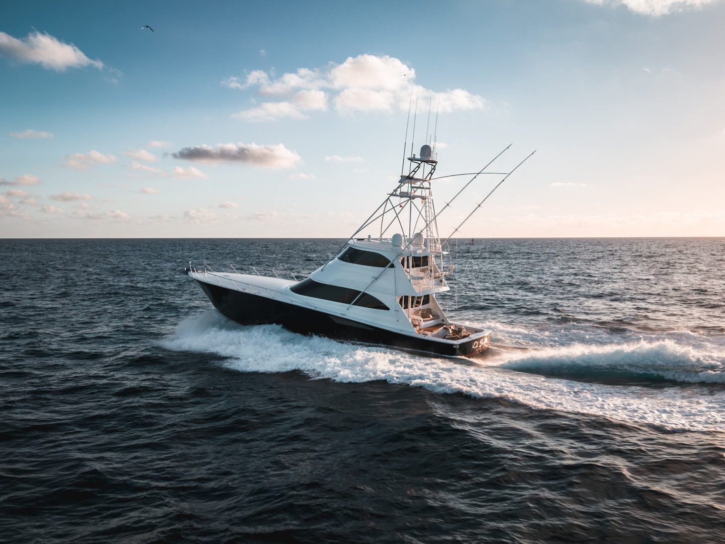 2015 Viking 70 CV ENCLOSED BRIDGE - photo 2