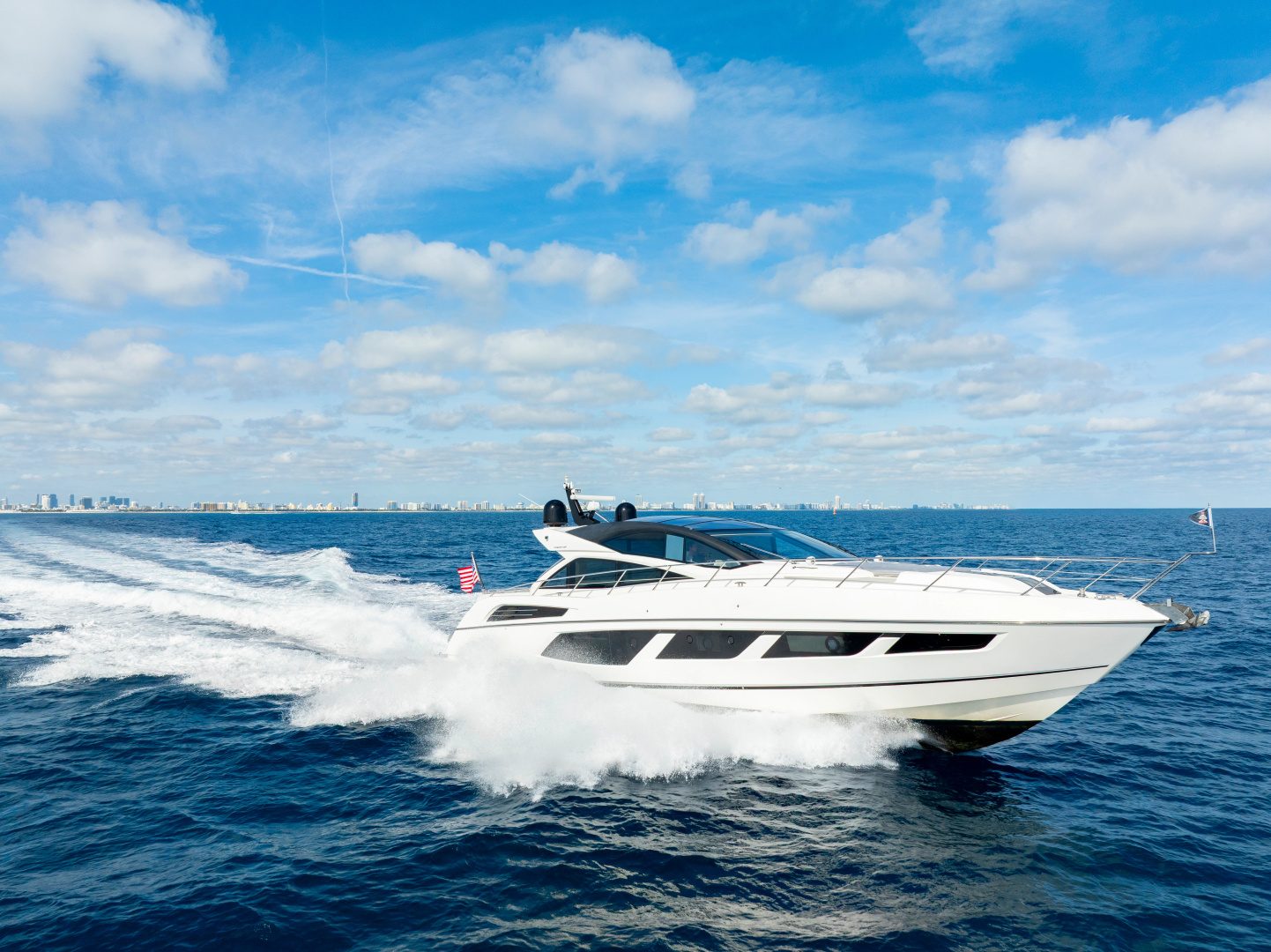 2018 Sunseeker 68 Predator "Gravitas" - photo 2