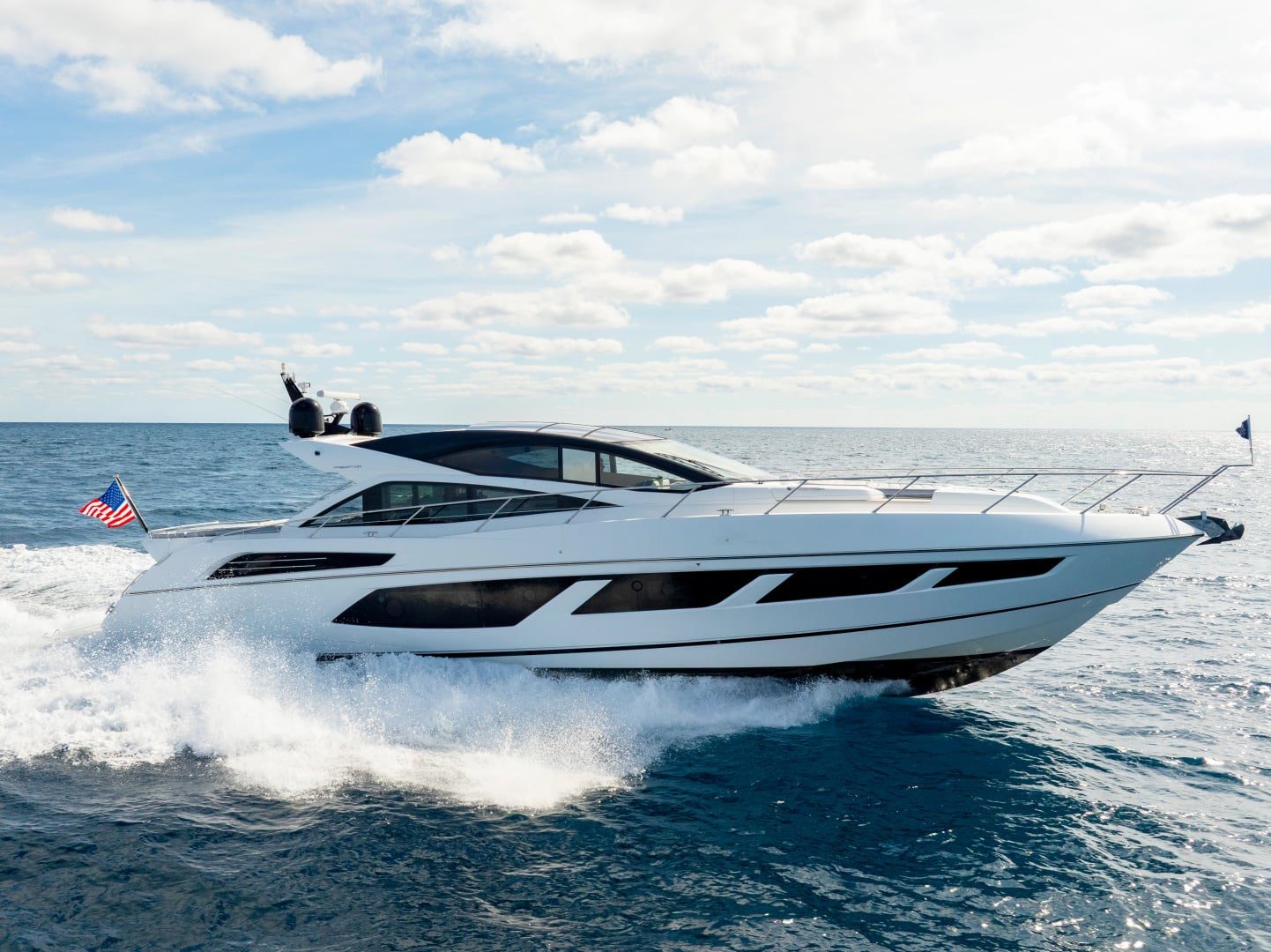 2018 Sunseeker 68 Predator "Gravitas" - photo 1