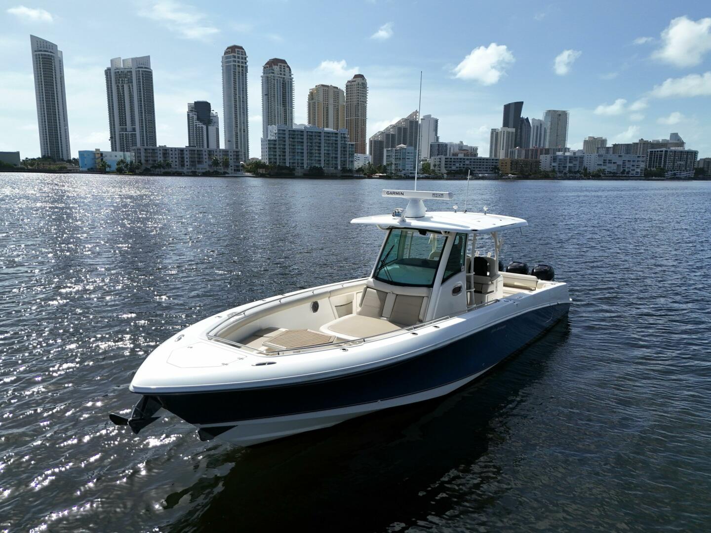 2017 Boston Whaler 350 Outrage "T/T HANNAH" - photo 1