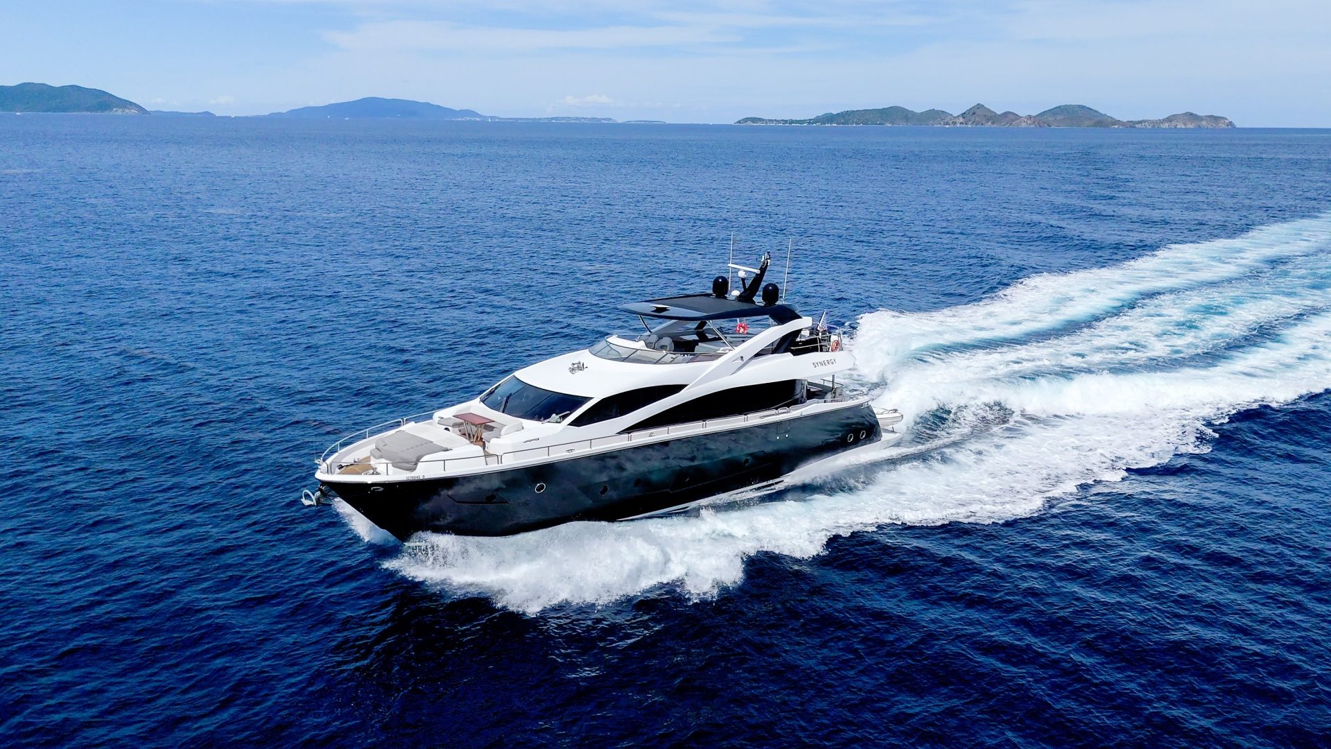 2017 Sunseeker 86 Yacht "Synergy" - photo 3