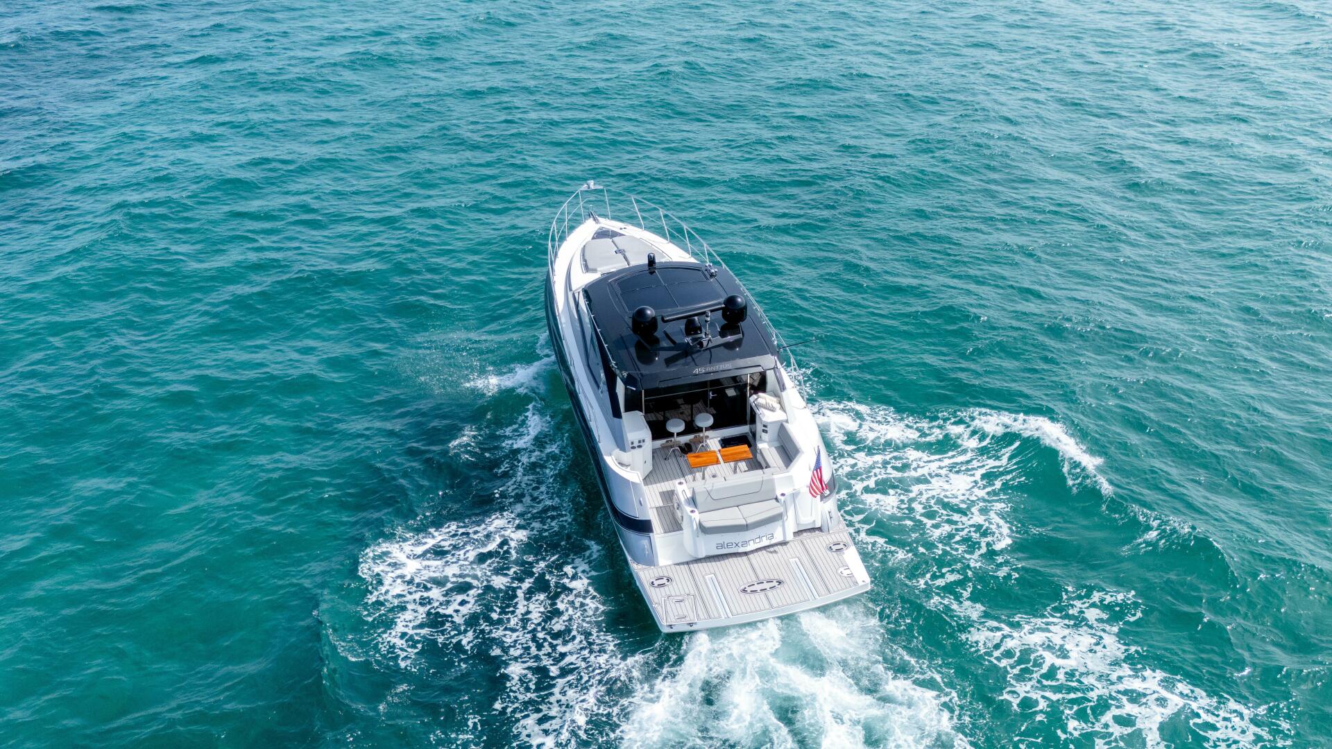 2014 Cruisers Yachts 45 Cantius "Alexandria 3X" - photo 3