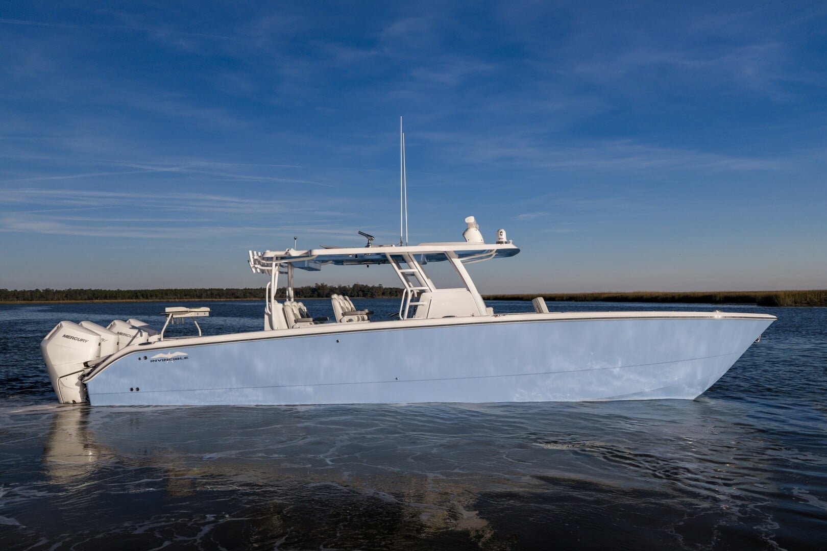 2024 Invincible 40 CAT - photo 1