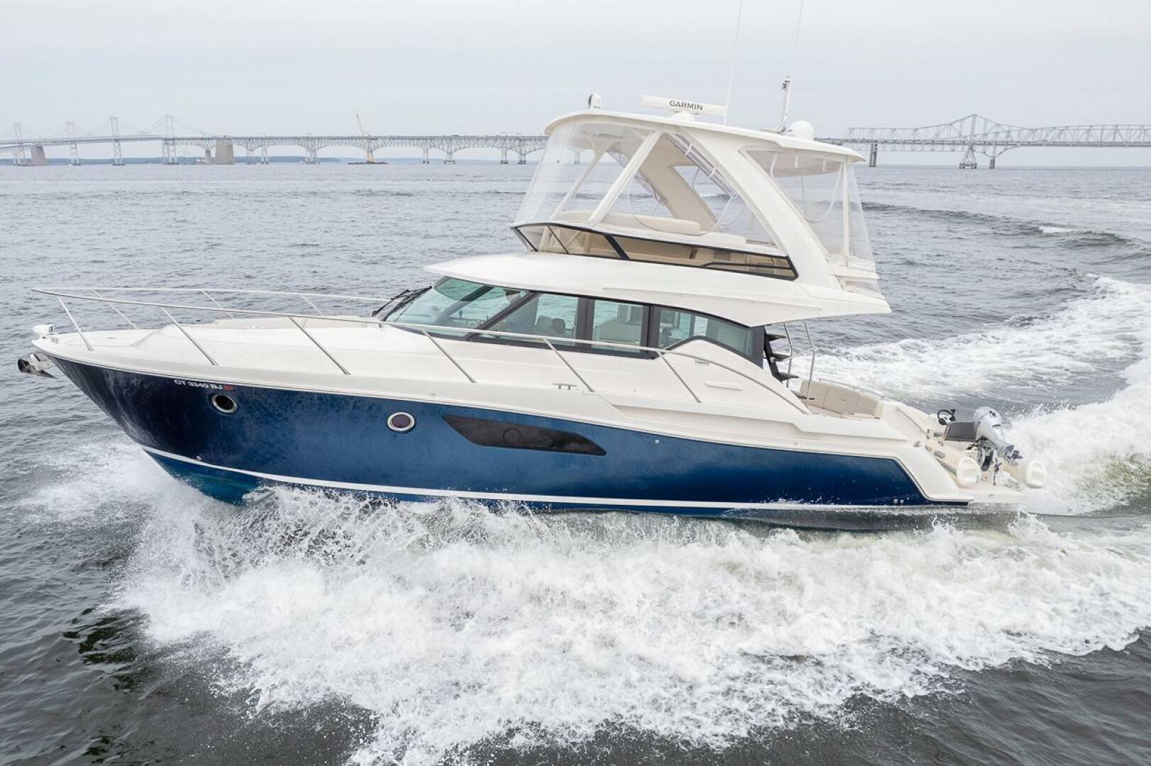 2021 Tiara Yachts 4400 Flybridge - photo 2