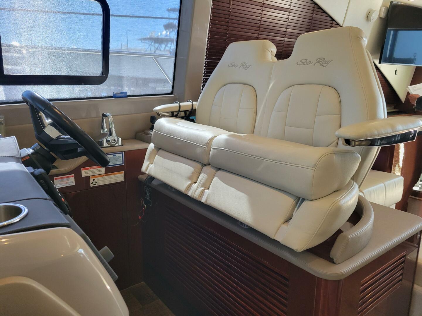 2017 Sea Ray Sundancer 460 - photo 3