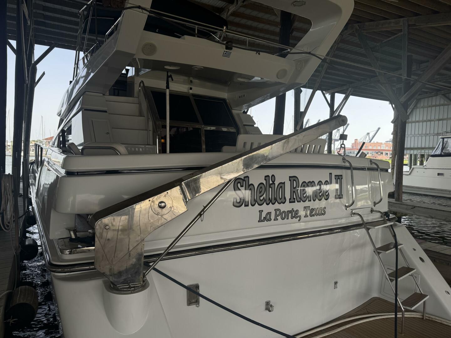 1993 Johnson 56 High Tech Motor Yacht - photo 3