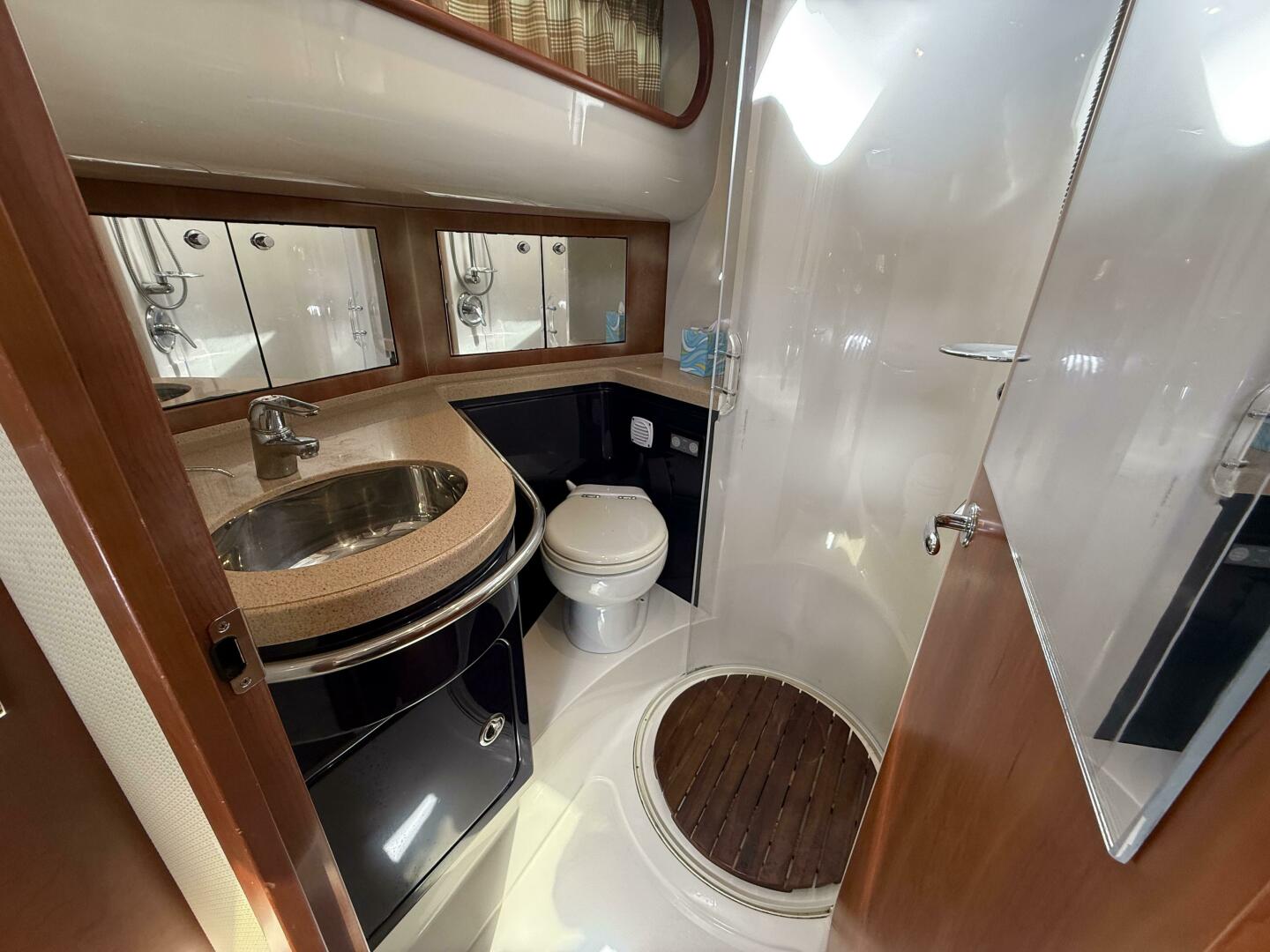 2007 Chris-Craft Roamer 40 "Blue Delft" - photo 1