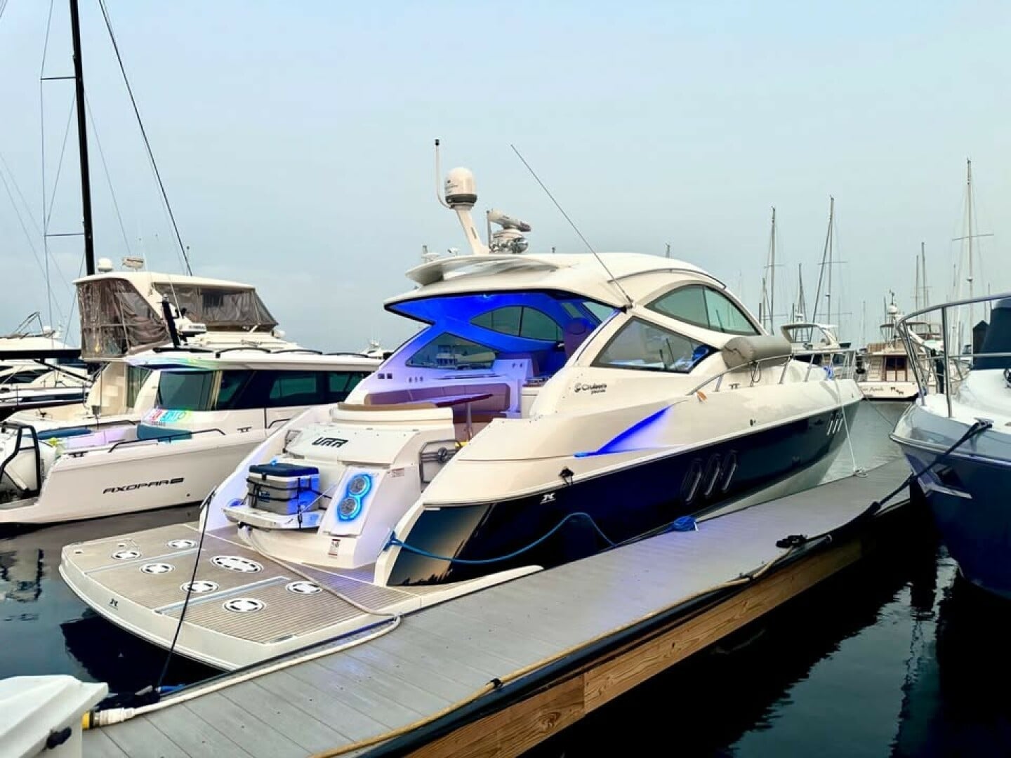 2014 Cruisers Yachts 540 Sport Cruiser - photo 1