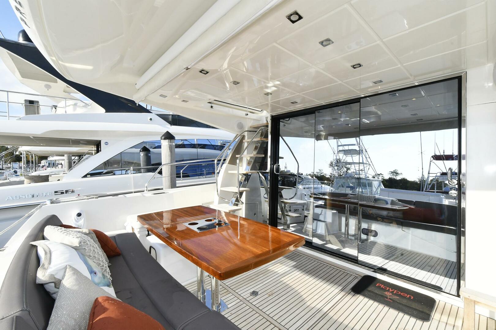 2018 Prestige 560 Fly - photo 2
