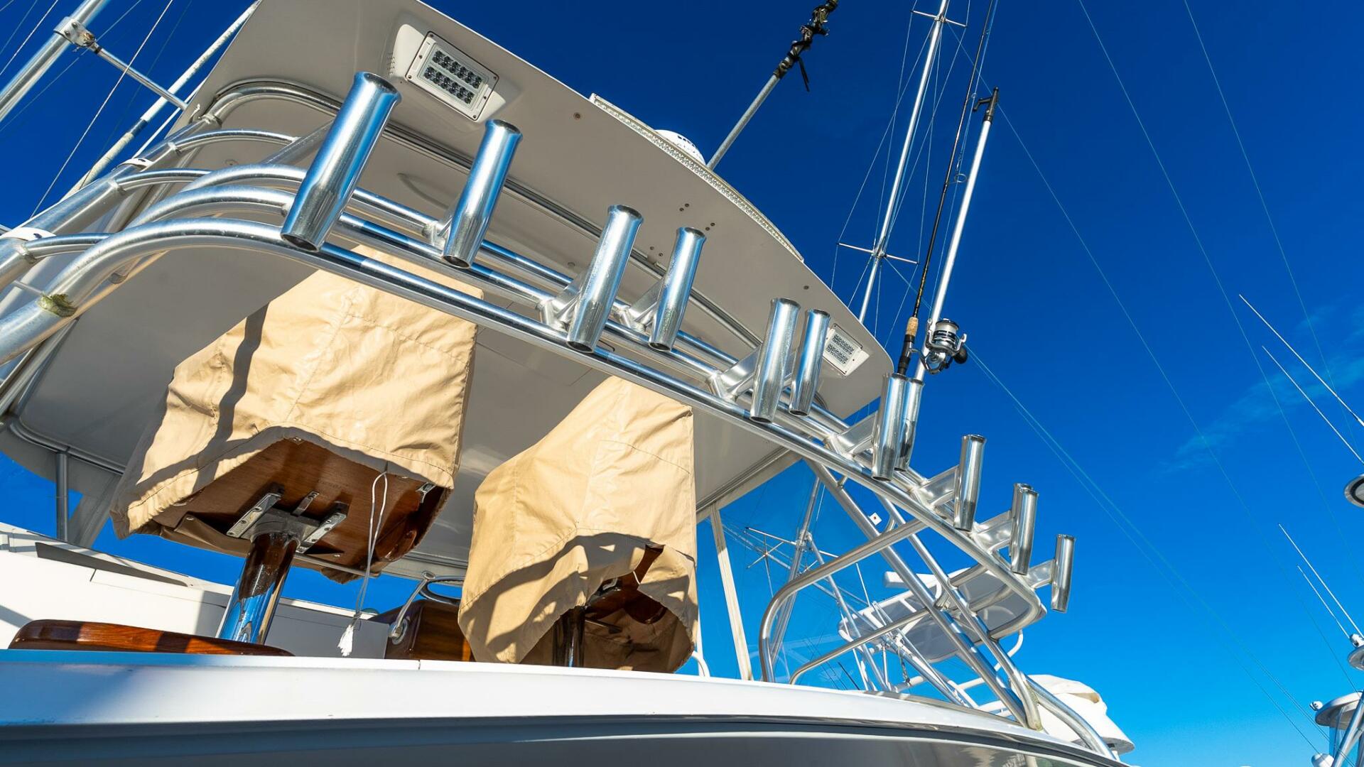 2002 Viking 52 Convertible "Geaux Time" - photo 3