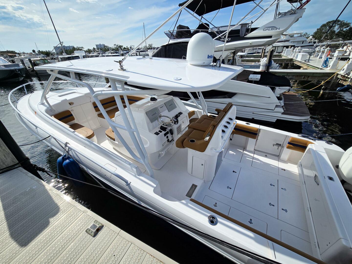 2018 Intrepid 375 Walkaround "Regina Del Mar" - photo 1