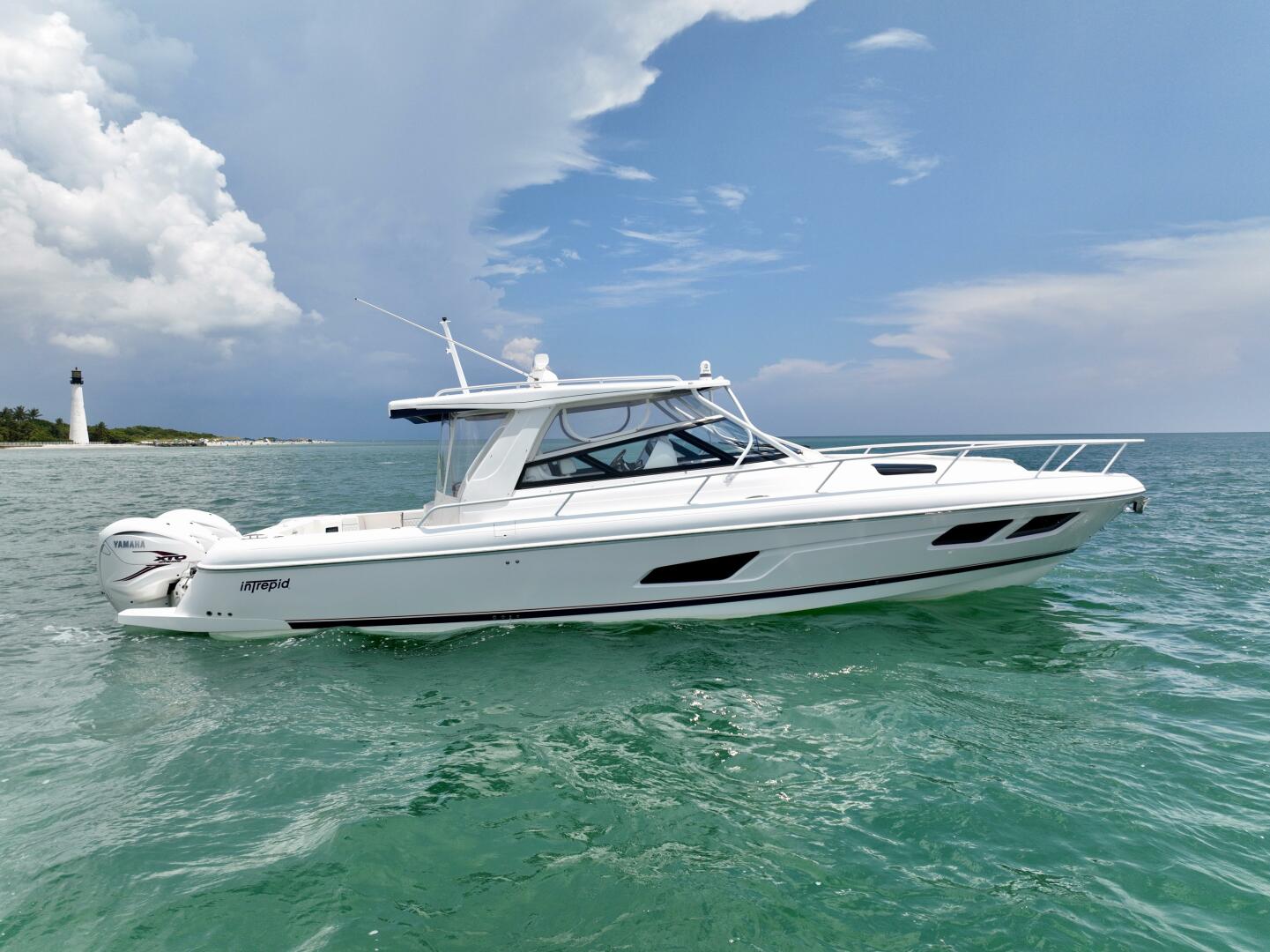 2021 Intrepid 438 Evolution - photo 2