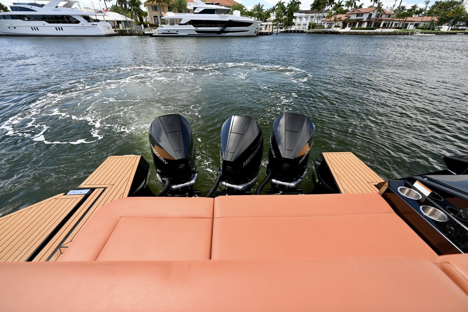 2022 Cruisers Yachts 38 GLS OB - photo 3