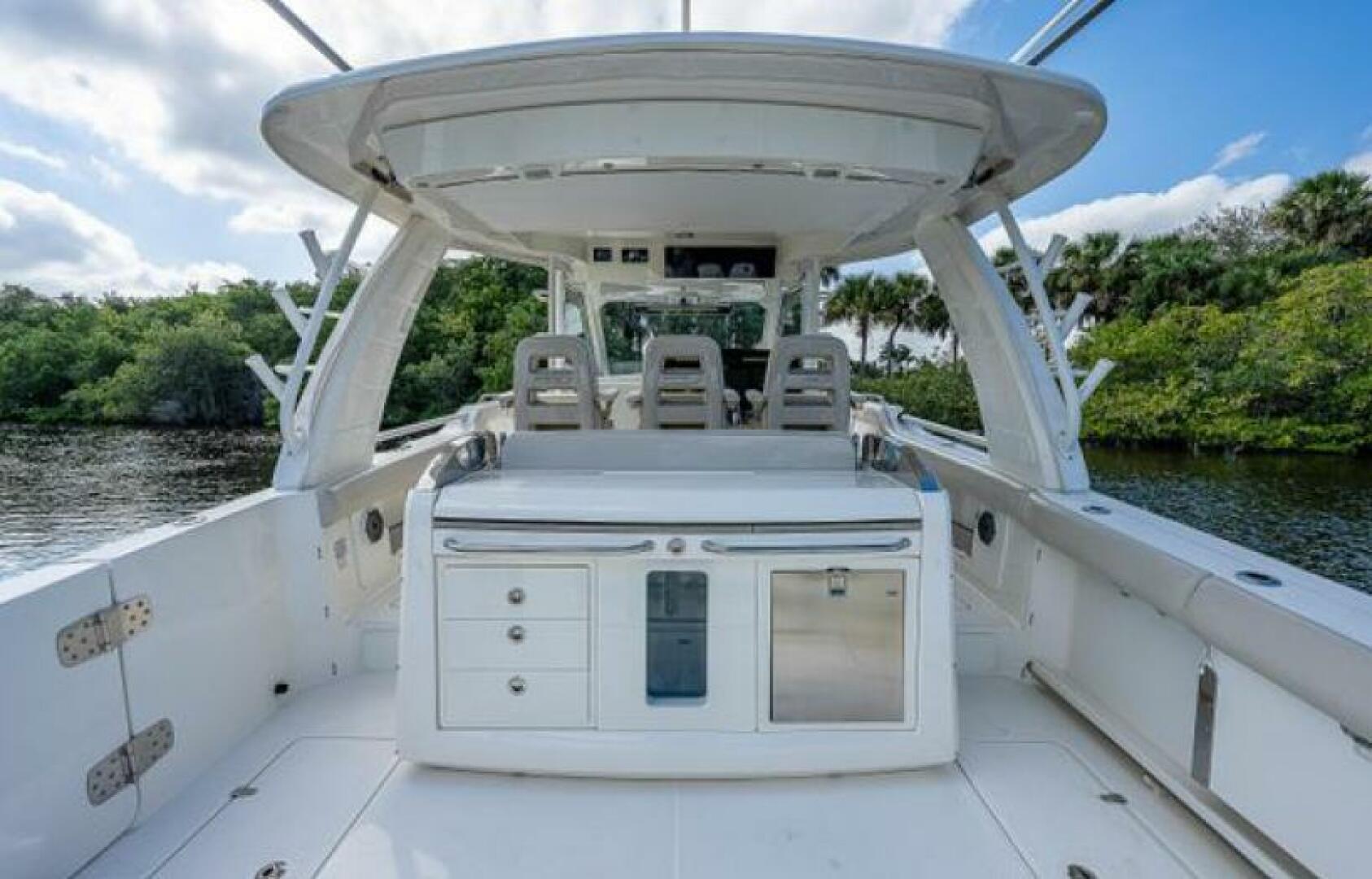 2020 Boston Whaler Outrage "AJ" - photo 3