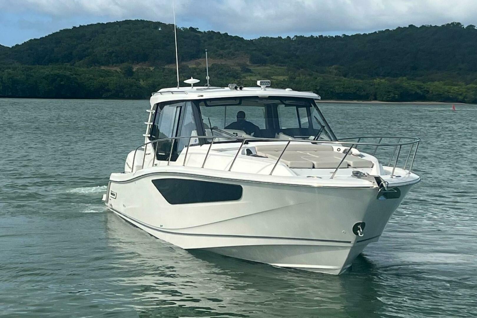 2022 Boston Whaler Conquest 405 - photo 2