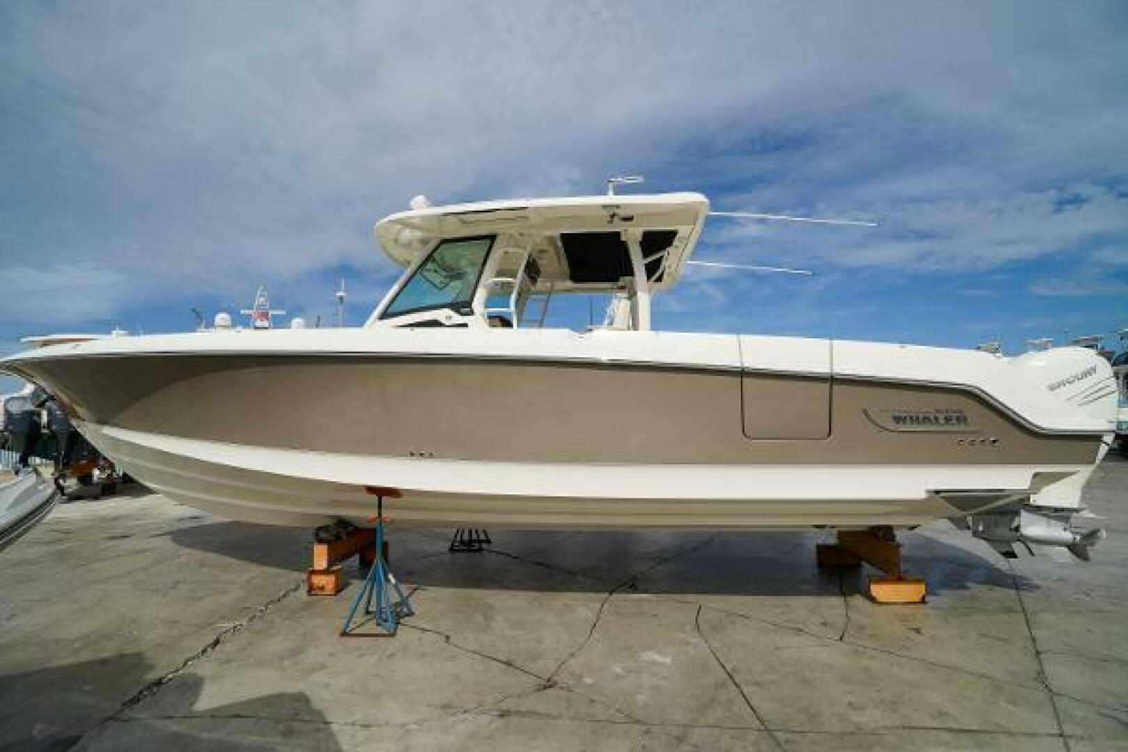 2018 Boston Whaler 380 Outrage - photo 2