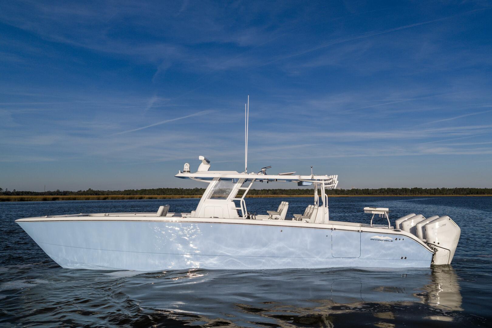 2024 Invincible 40 CAT - photo 2