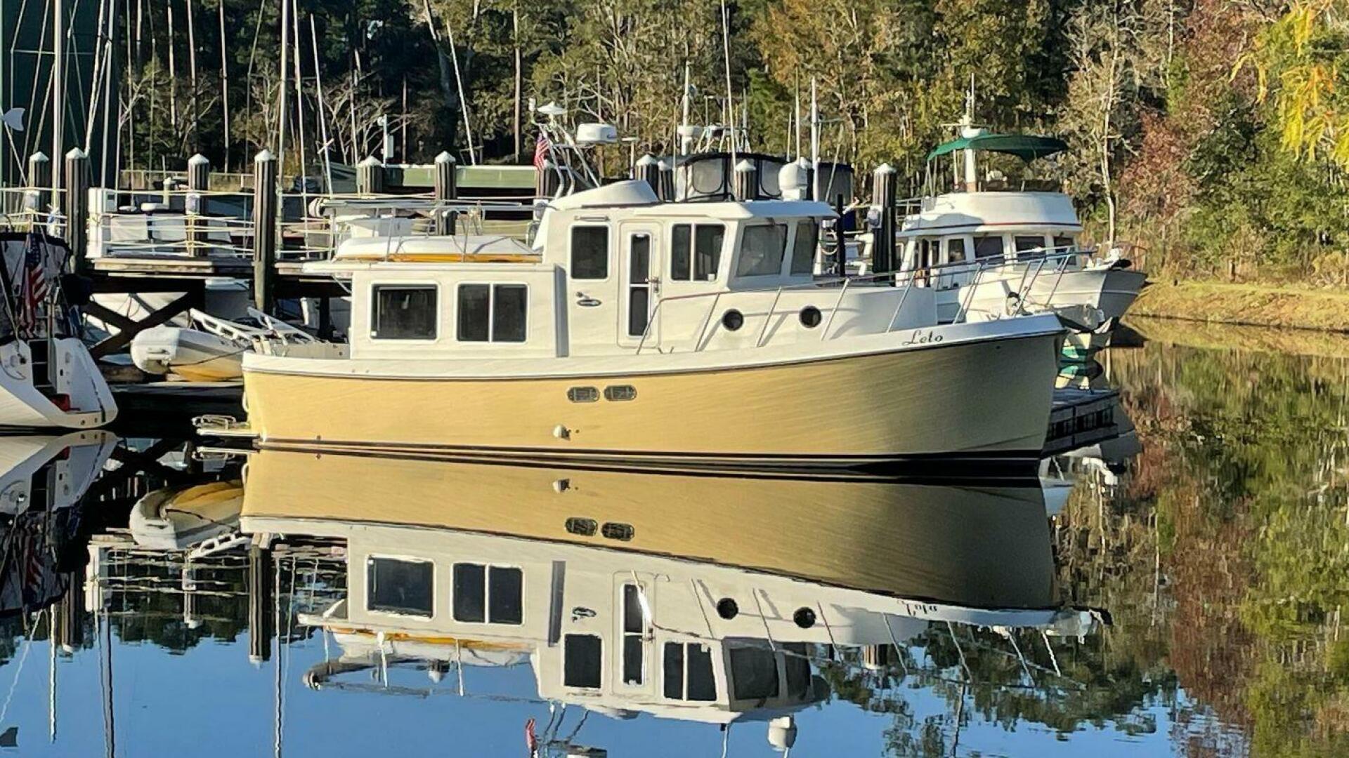 2001 American Tug 34 "LETO" - photo 1